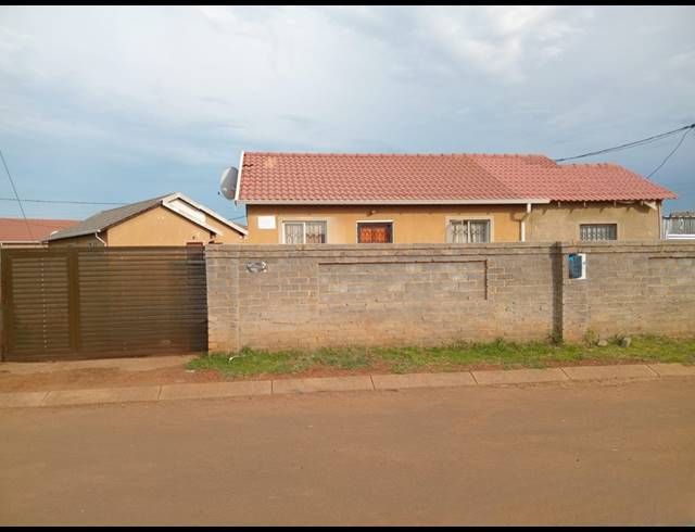 3 BEDROOM HOUSE FOR SALE IN EVATON WEST